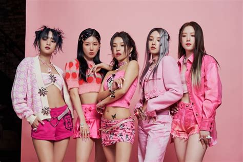 queen card gidle.